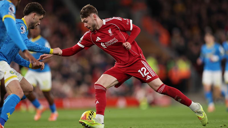 第四次，曼联错失进入欧冠区的机会。