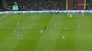 意大利裁判马萨执法巴萨对法兰克福，此前他从未执法巴萨比赛